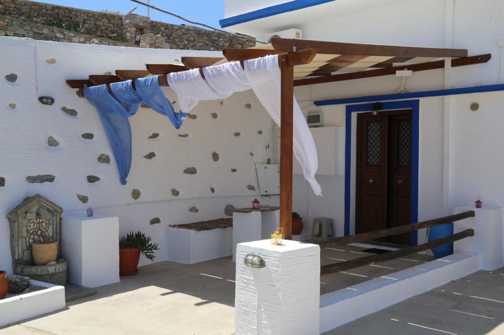 Vibes * Ano Syros
